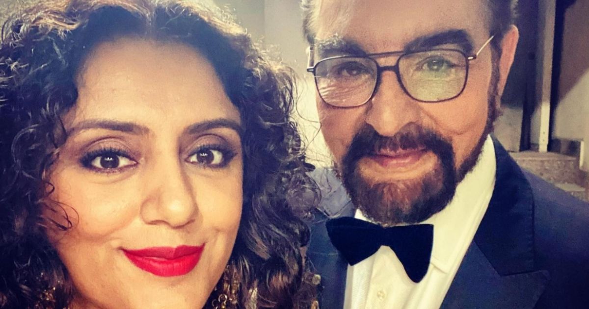 Chi è Parveen Dusanj, la moglie del celebre attore Kabir Bedi, di 30 anni più giovane di lui