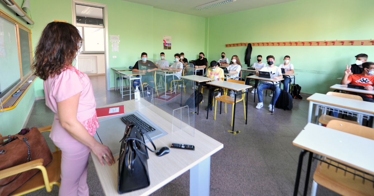 riapertura delle scuole rinviata in sicilia