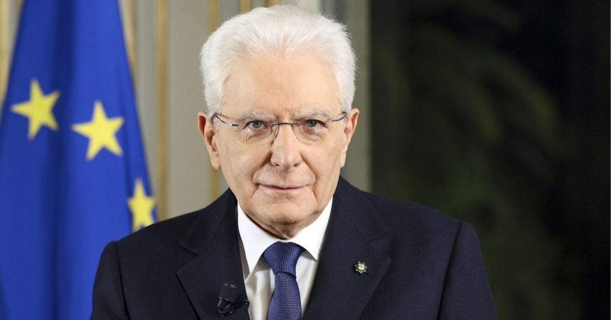 Mattarella di nuovo al Quirinale, dal no al bis alla rielezione: chi lo ha votato e perché ha accettato