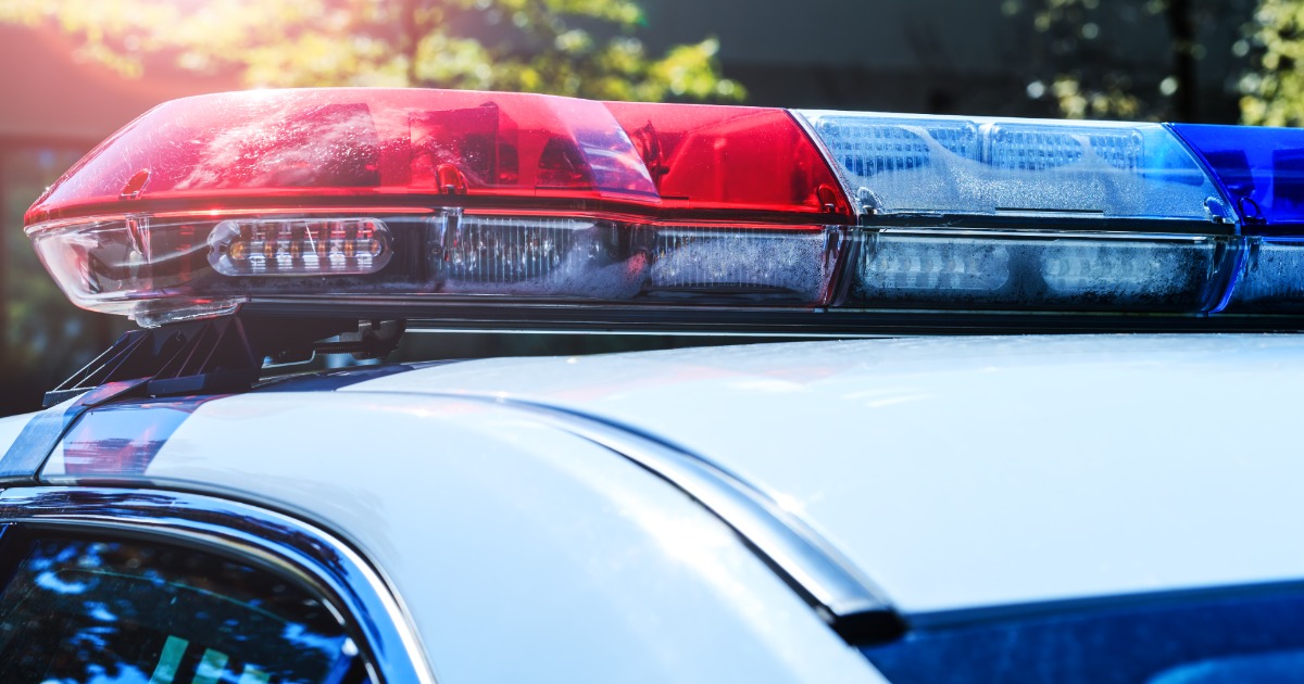Spari in strada a Nizza: un morto e diversi feriti. La polizia ha indetto una caccia all'uomo