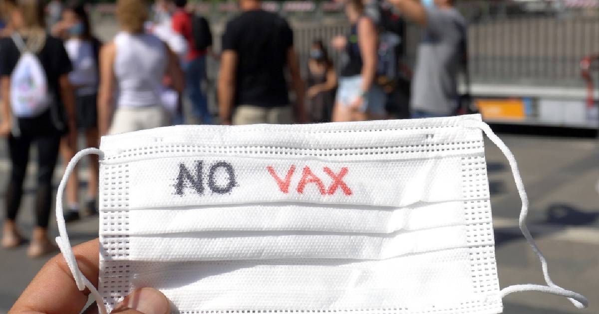 Tassa per chi rifiuta la vaccinazione contro il Covid-19: che cos'è la proposta per arginare i No-vax