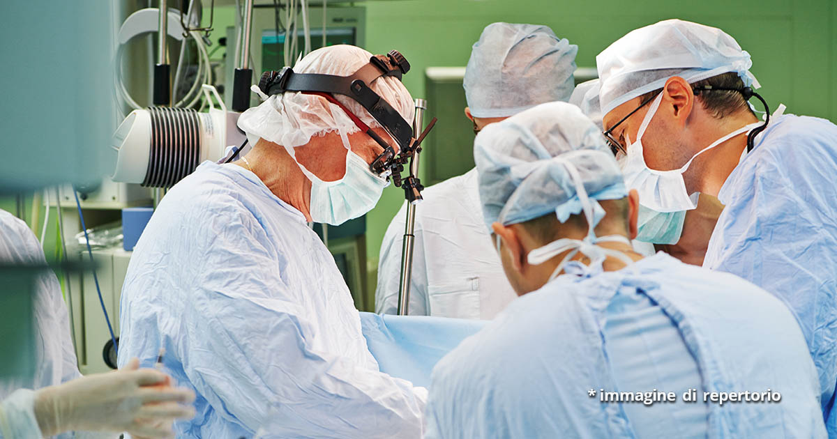 Cuore di maiale geneticamente modificato su un uomo, primo trapianto al mondo: il caso di un 57enne