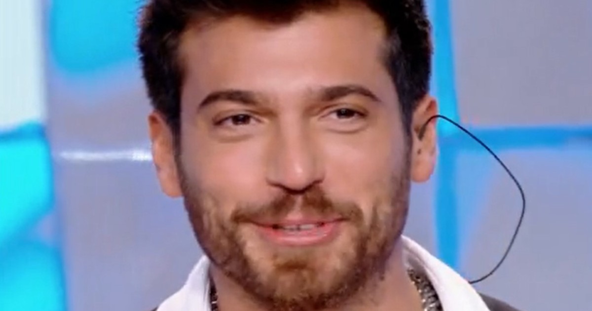 Can Yaman torna su Canale 5 come protagonista di Viola come il mare al fianco di Francesca Chillemi. La trama