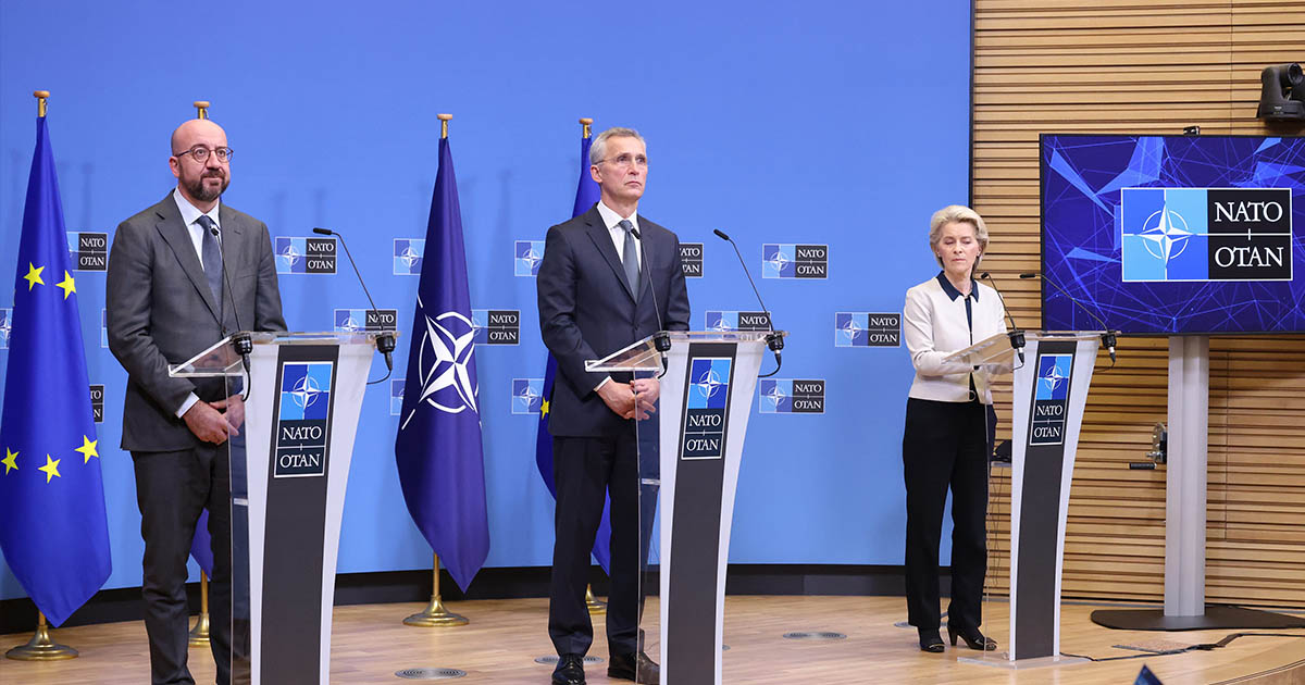 Ucraina, dall'Europa via libera a massicce sanzioni contro la Russia: la guerra scuote il cuore dell'Occidente