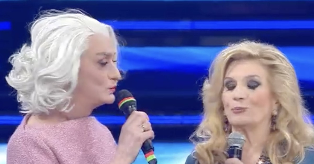 Drusilla Foer asfalta Iva Zanicchi al Festival di Sanremo: il duro scambio di battute sul palco dell'Ariston