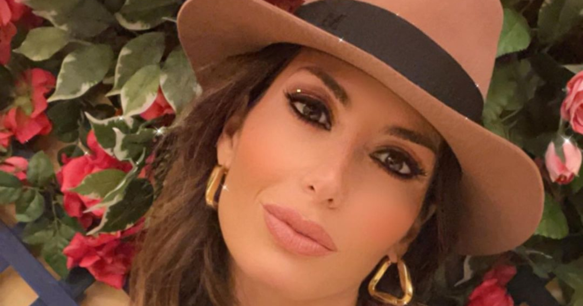 Elisabetta Gregoraci in rosa festeggia il compleanno a Dubai con l'ex Flavio Briatore e il figlio Nathan Falco