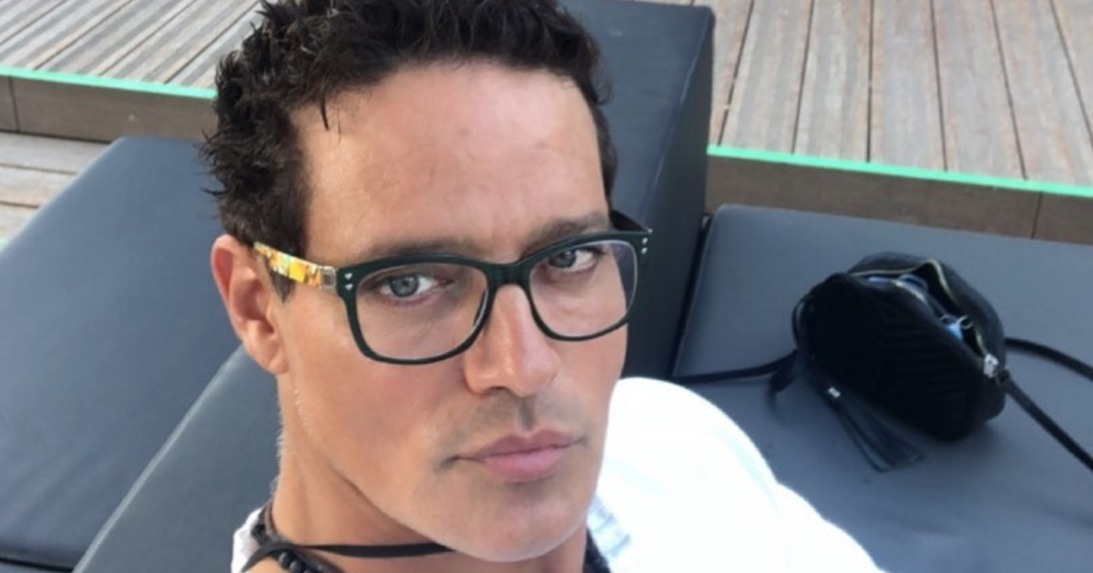 Gabriel Garko festeggia un anno d’amore con il compagno e rivela il suo desiderio: “Sogno di avere un figlio”