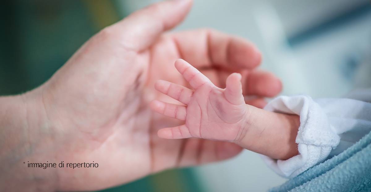 Bimba nasce nonostante il papà sia morto da due anni: la storia incredibile della piccola Vittoria
