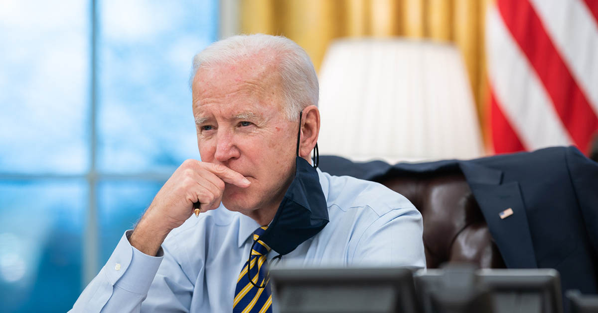 Ucraina, prove di guerra sull’orlo del precipizio. Biden richiama gli americani: ”Via ora dal Paese”