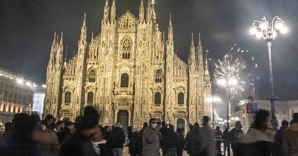Aggredite in piazza Duomo a Capodanno, due minorenni arrestati dalla polizia per le violenze