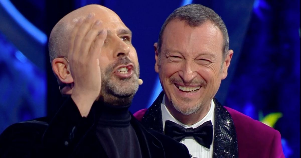 Checco Zalone, la satira dell'italiano medio e quelle "risate sbagliate": applausi e polemiche a Sanremo 2022