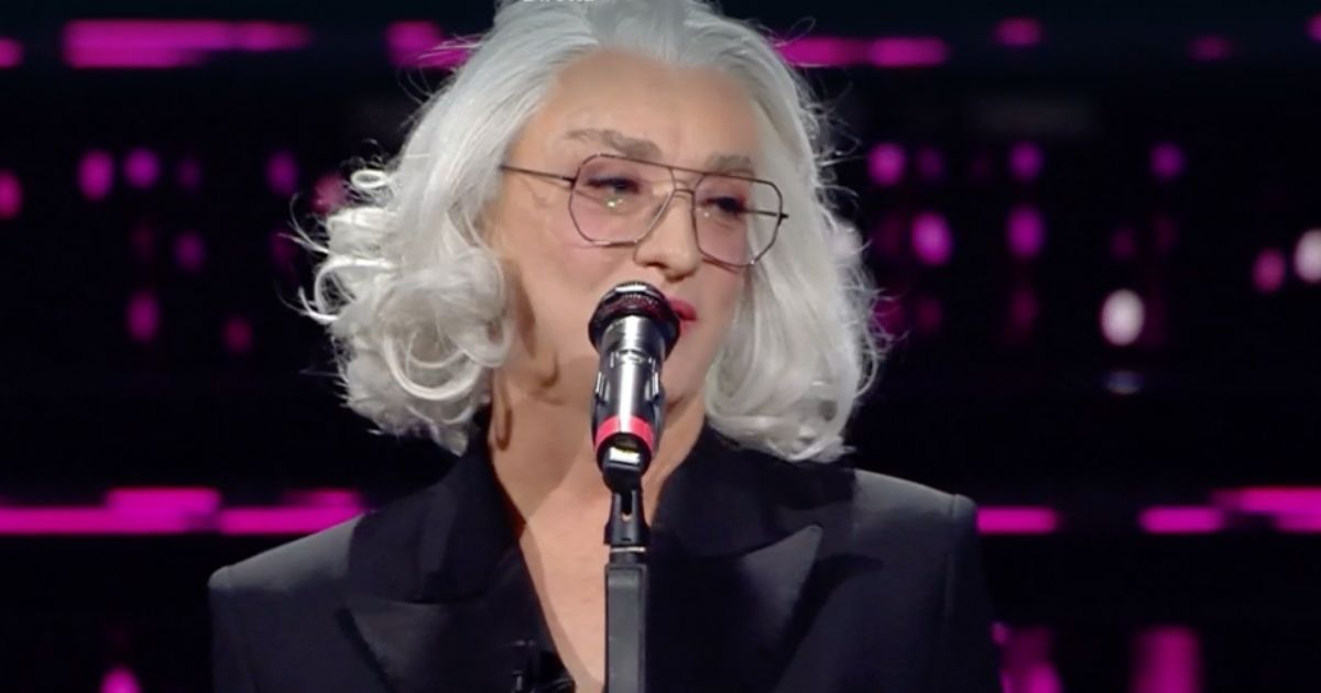 Il monologo di Drusilla Foer al Festival di Sanremo 2022: testo integrale dell'inno all'unicità e all'ascolto