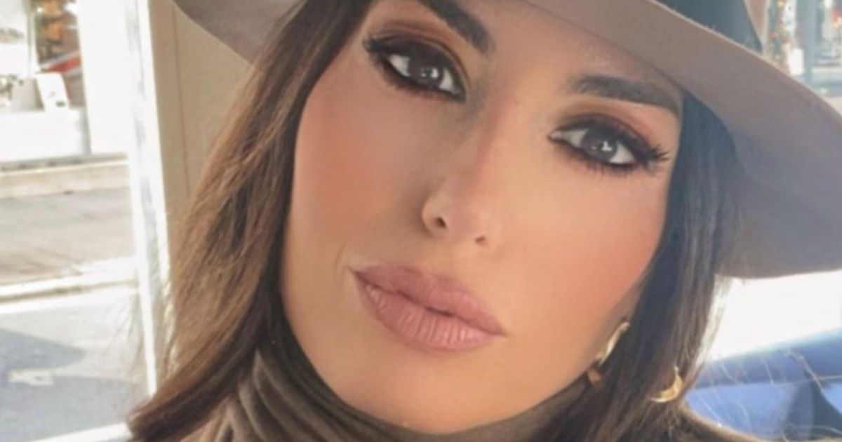 Elisabetta Gregoraci compie 42 anni e riceve un regalo speciale da un anonimo: si tratta di Flavio Briatore?