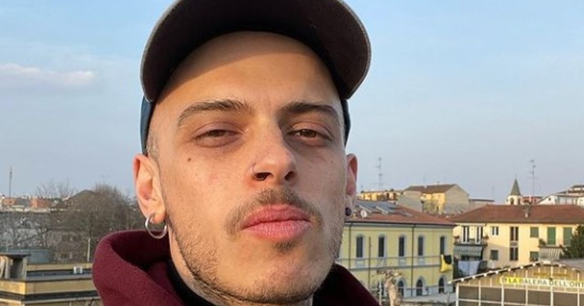 Jonathan Bazzi ospite a Verissimo, chi è: l'infanzia difficile, il rapporto con il padre e la scoperta dell'HIV