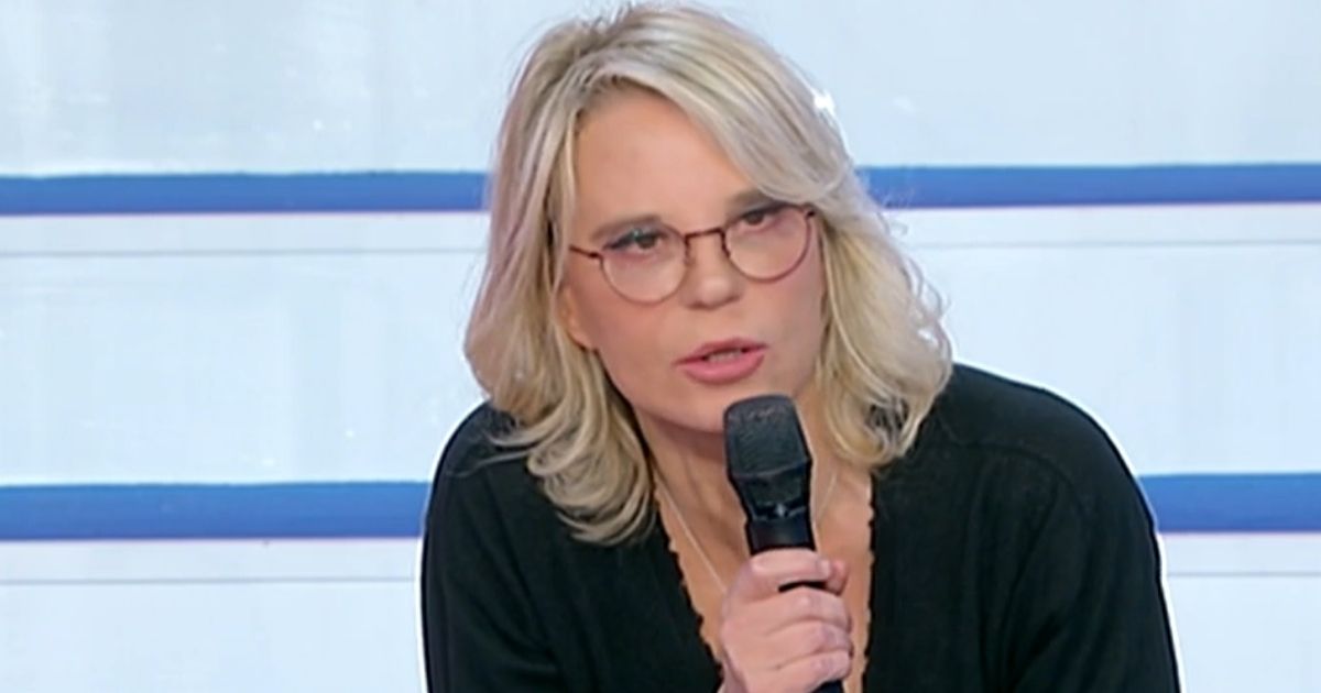 maria de filippi si scusa con andrea nicole conte