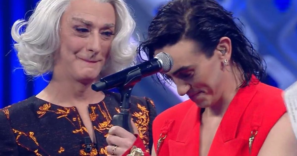 Michele Bravi fa commuovere Drusilla Foer al Festival di Sanremo 2022. L'omaggio e la foto