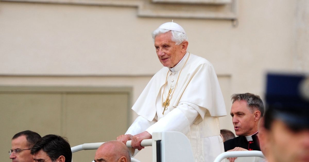 Joseph Ratzinger scrive una lettera sugli abusi sessuali su minori nella diocesi di Monaco: "Profonda vergogna"