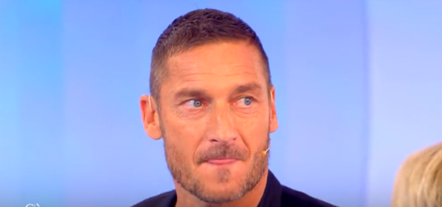 C'è posta per te ospiti, la nuova puntata di Maria De Filippi: in studio arrivano Francesco Totti e Raoul Bova