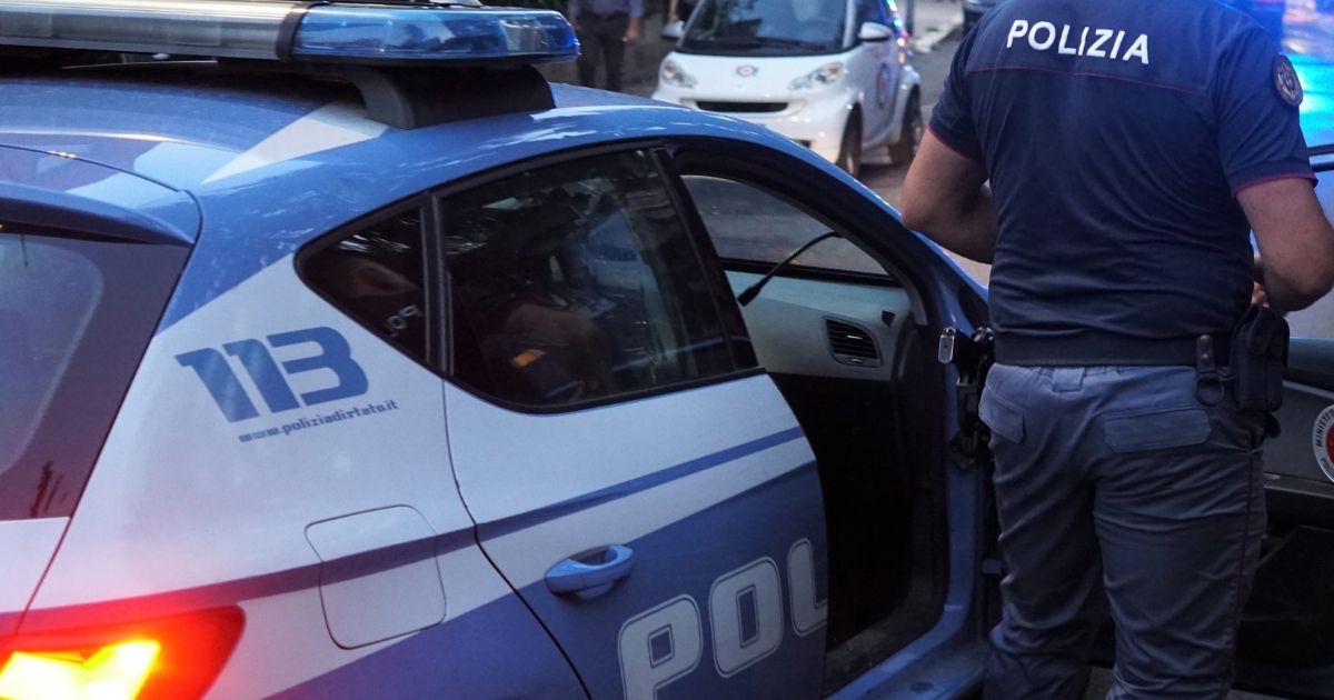 17enne accoltellata da una 14enne a Tor Bella Monaca. L'aggressione dopo una lite per un ragazzo