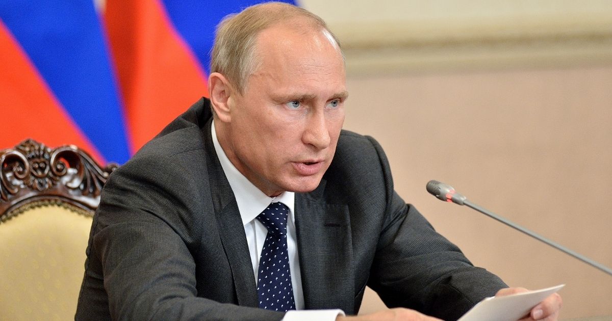 Vladimir Putin, ufficiale il riconoscimento dell'indipendenza del Donbass: "I principi di Lenin erano un errore"