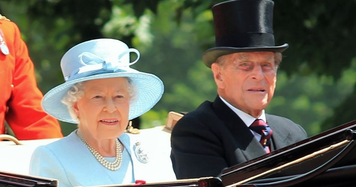 La regina Elisabetta II d'Inghilterra e l'amore per il principe Filippo: per quanti anni sono stati insieme