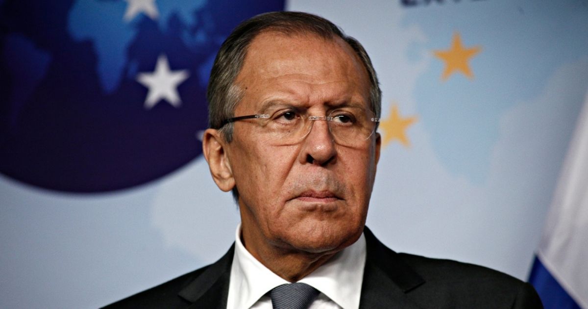Guerra in Ucraina, Sergej Lavrov parla di dialogo: possibile solo se Ucraina "depone le armi"