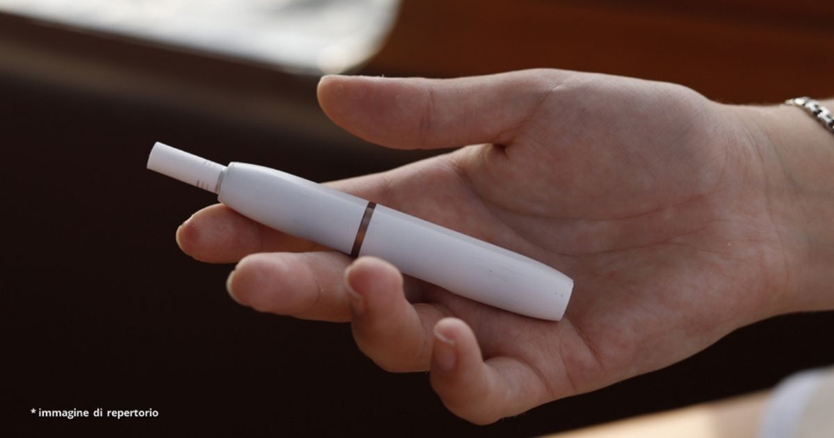 Stati Uniti, fa sesso in cambio di sigarette elettroniche: coinvolti 9 studenti delle superiori