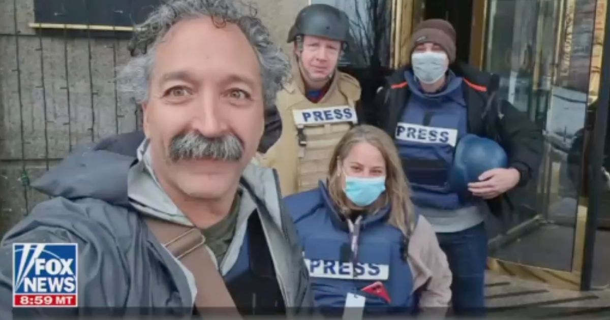 Pierre Zakrzewski, chi era il cameraman "veterano" di Fox News, ucciso in un attacco in Ucraina