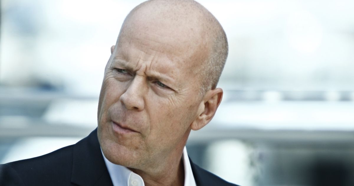 Afasia, cos'è la malattia del linguaggio che porta Bruce Willis a lasciare la recitazione: sintomi e cause