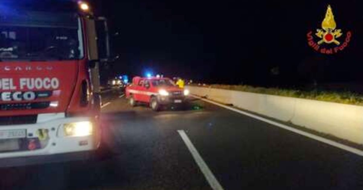 Auto in contromano sulla A1 tra Capua e Santa Maria Capua Vetere: 3 morti e 2 feriti per il terribile schianto