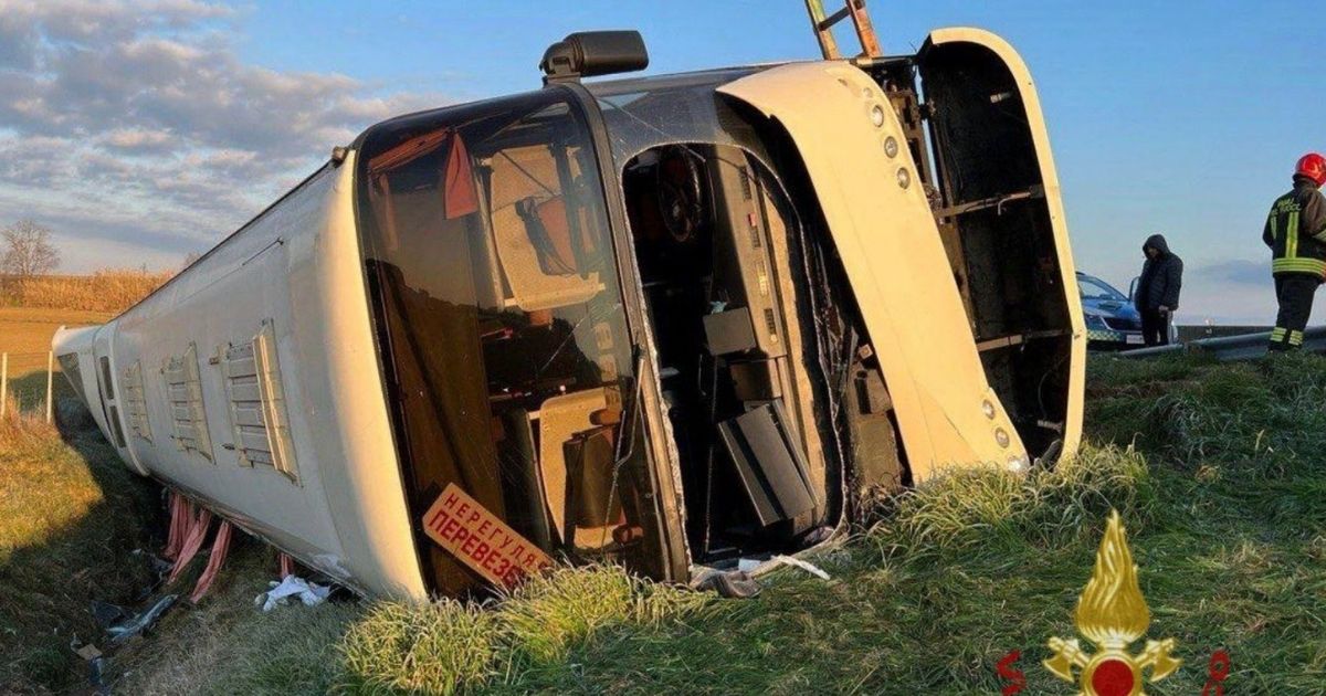 bus ribaltato