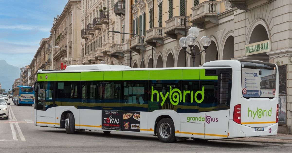 Sciopero trasporti martedì 8 marzo: le fasce orarie e i servizi garantiti per treni bus e metro