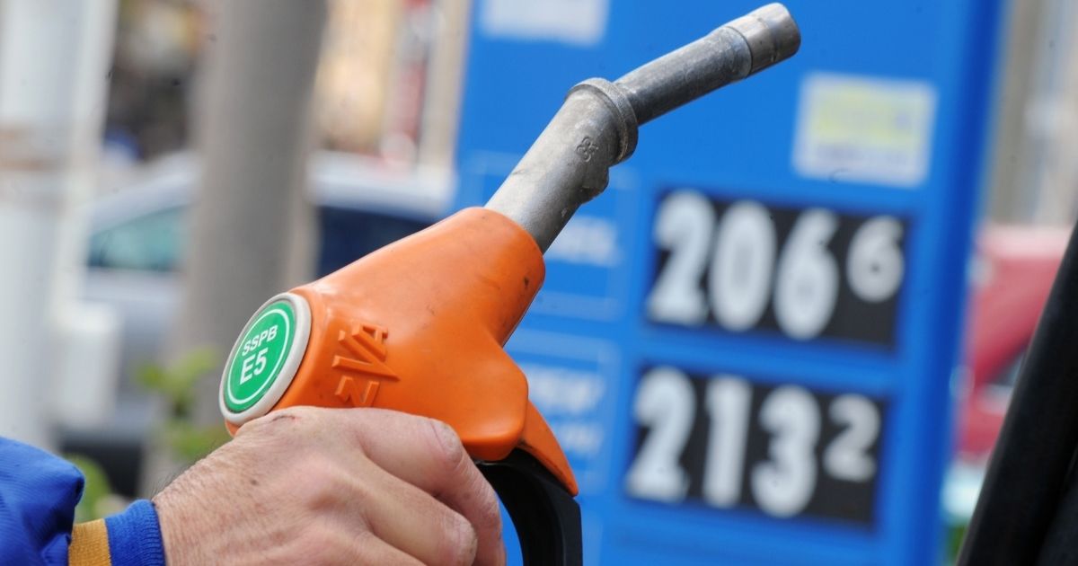 Caro carburante, elettricità e gas: avviate indagini della Procura sull'aumento dei prezzi in Italia