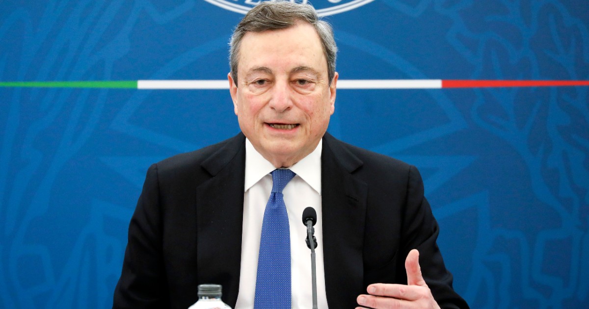 Draghi e Speranza in conferenza stampa: lo stato di emergenza e i ringraziamenti al governo Conte