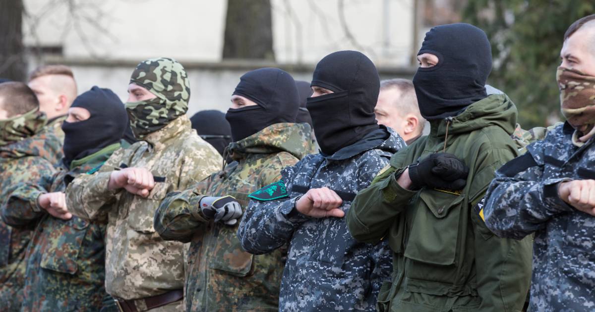 Che cos'è il battaglione Azov e come nasce questa milizia coinvolta nella guerra tra Ucraina e Russia