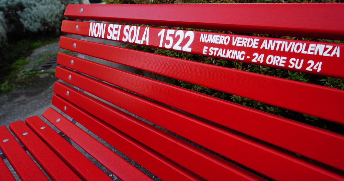 119 donne uccise nel 2021, aumentano i reati spia: dallo stalking ai maltrattamenti in famiglia, i volti della violenza