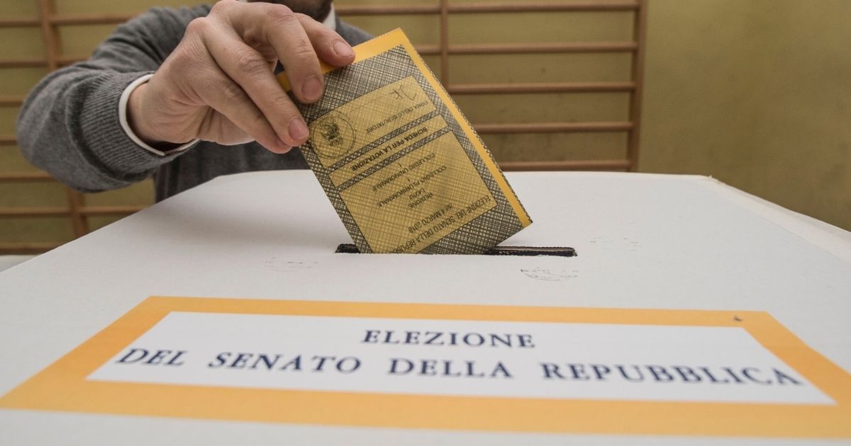 18 aprile 1948 si aprono i seggi delle prime elezioni politiche della Repubblica italiana. L'esito