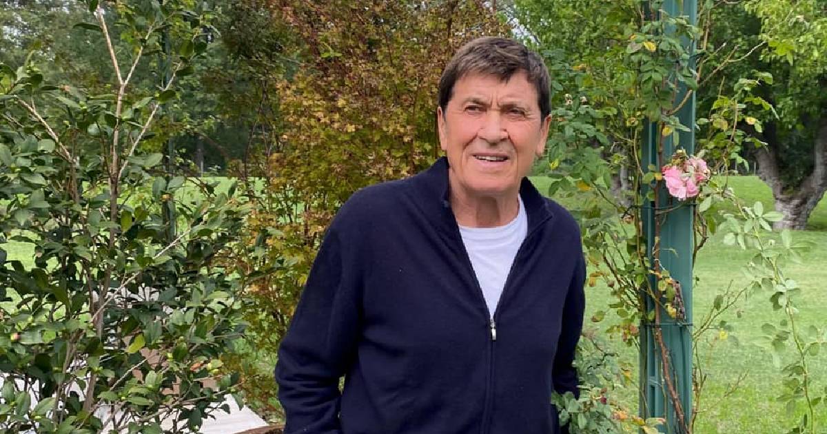 Gianni Morandi operato alla mano destra, come sta dopo l'intervento e quando tornerà sul palco