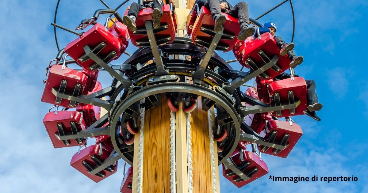 Precipita da una giostra al luna park: muore ragazzo di 14 anni. È caduto da 120 metri di altezza
