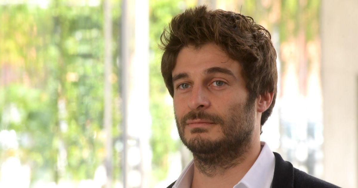 Lino Guanciale, in tv con Noi, racconta del desiderio condiviso con la moglie: “Adottare un bambino di colore”