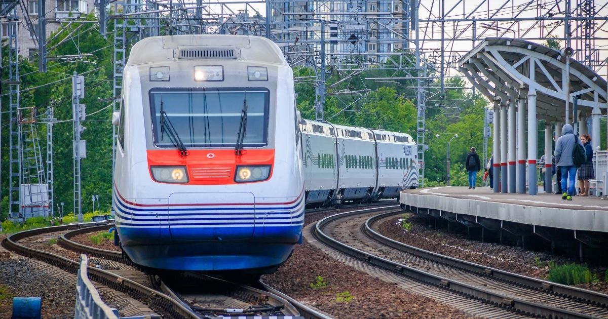 treno allegro tra helsinki e san pietroburgo