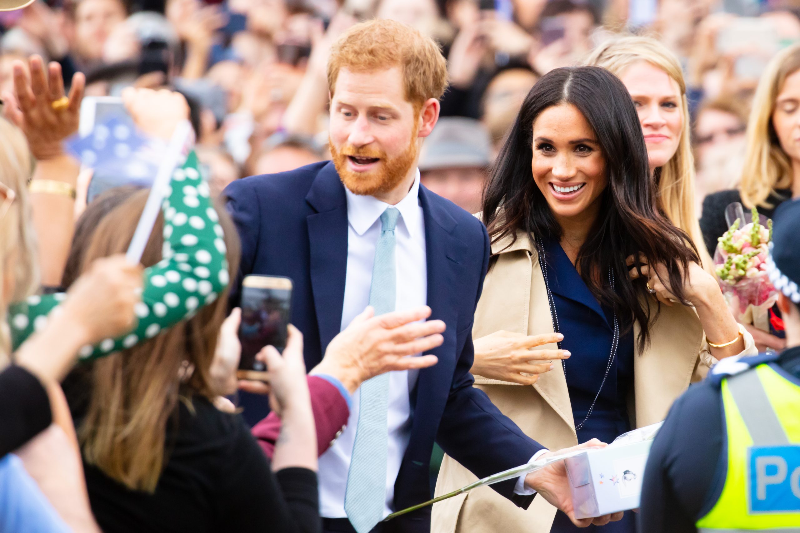 Harry e Meghan torneranno a Londra: spunta un piano per il ritorno a corte, ma solo ad una condizione