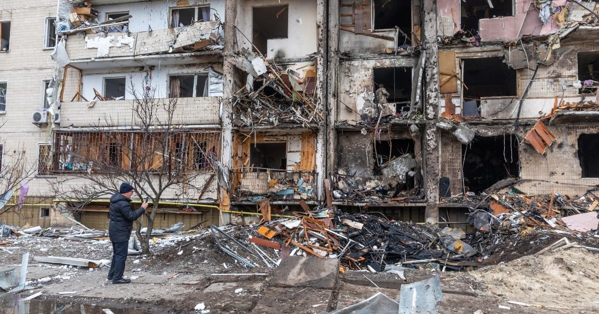 edificio bombardato a kiev