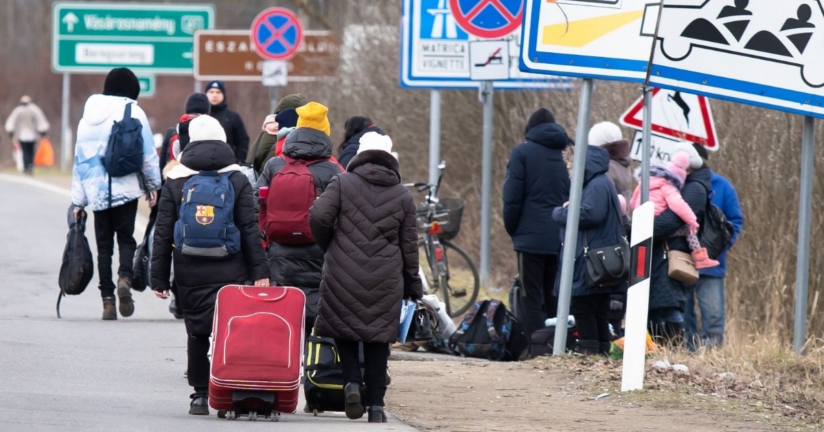 Bambini in attesa di adozione o adottati da famiglie italiane bloccati in Ucraina per colpa della guerra
