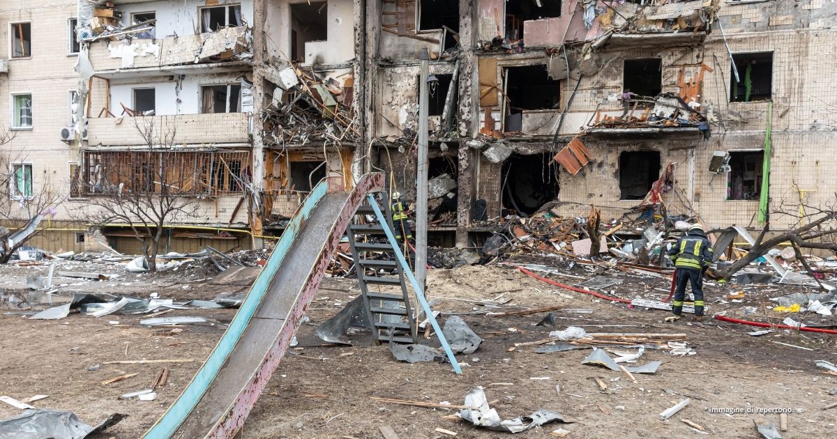 Corridoi umanitari per evacuare civili in Ucraina: corsa contro il tempo a Mariupol e Volnovakha
