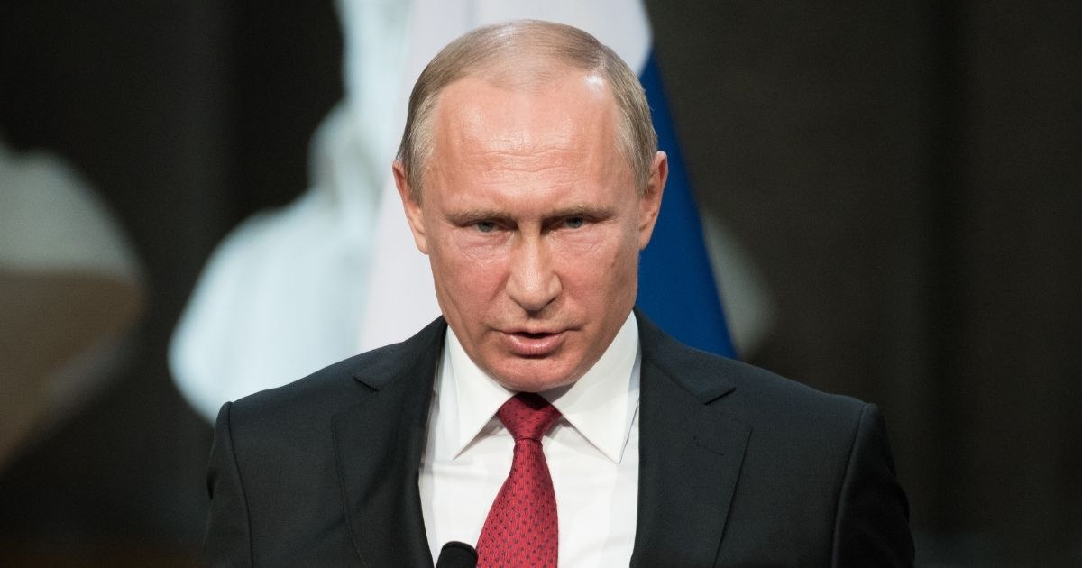 Vladimir Putin attacca: "Distruggeremo l'anti-Russia creata dall'Occidente. Nessuno può minacciarci"