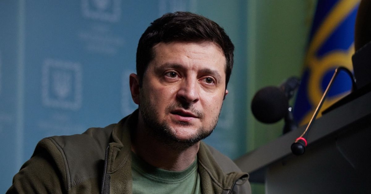 Zelensky si collega con Firenze: "Guerra cinica e crudele"e rinnova il suo appello per la No-Fly Zone