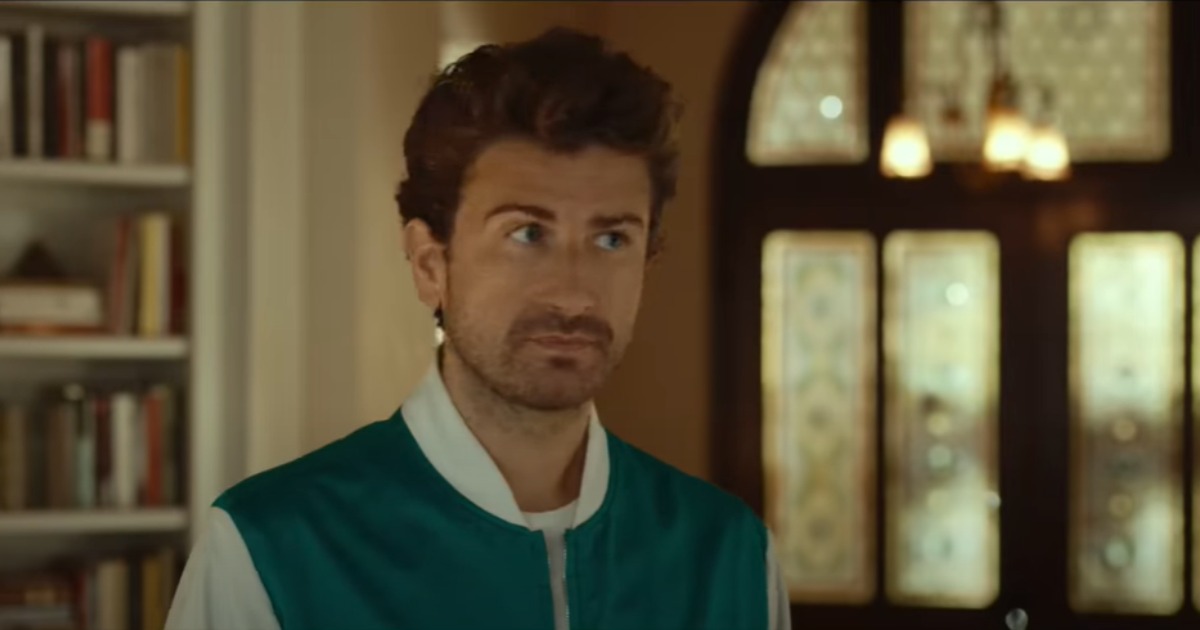 Mister Felicità con Alessandro Siani in onda su Rai2 la trama e il trailer del film