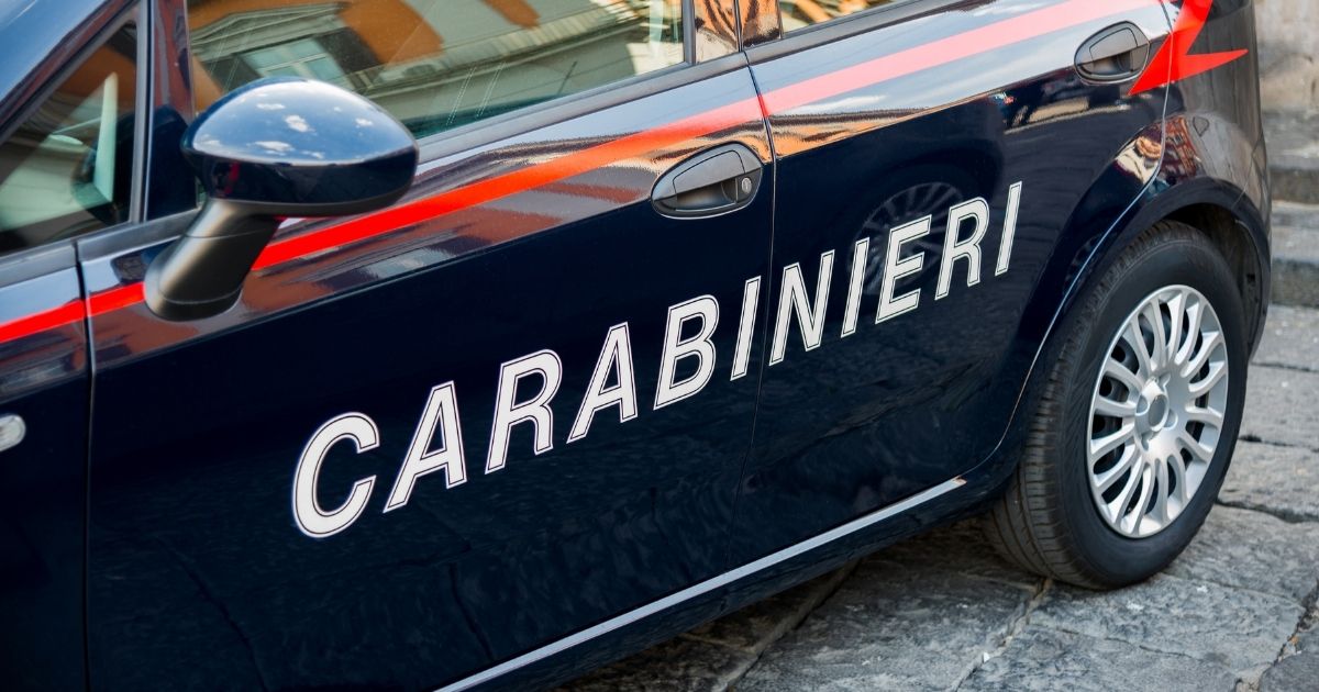 Abusi su un bambino a Campobasso, arrestato un anziano invalido: gli avrebbe chiesto aiuto, poi la violenza