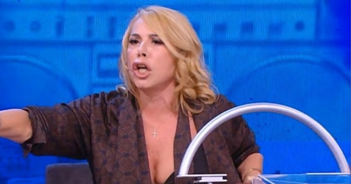Anna Pettinelli chi è